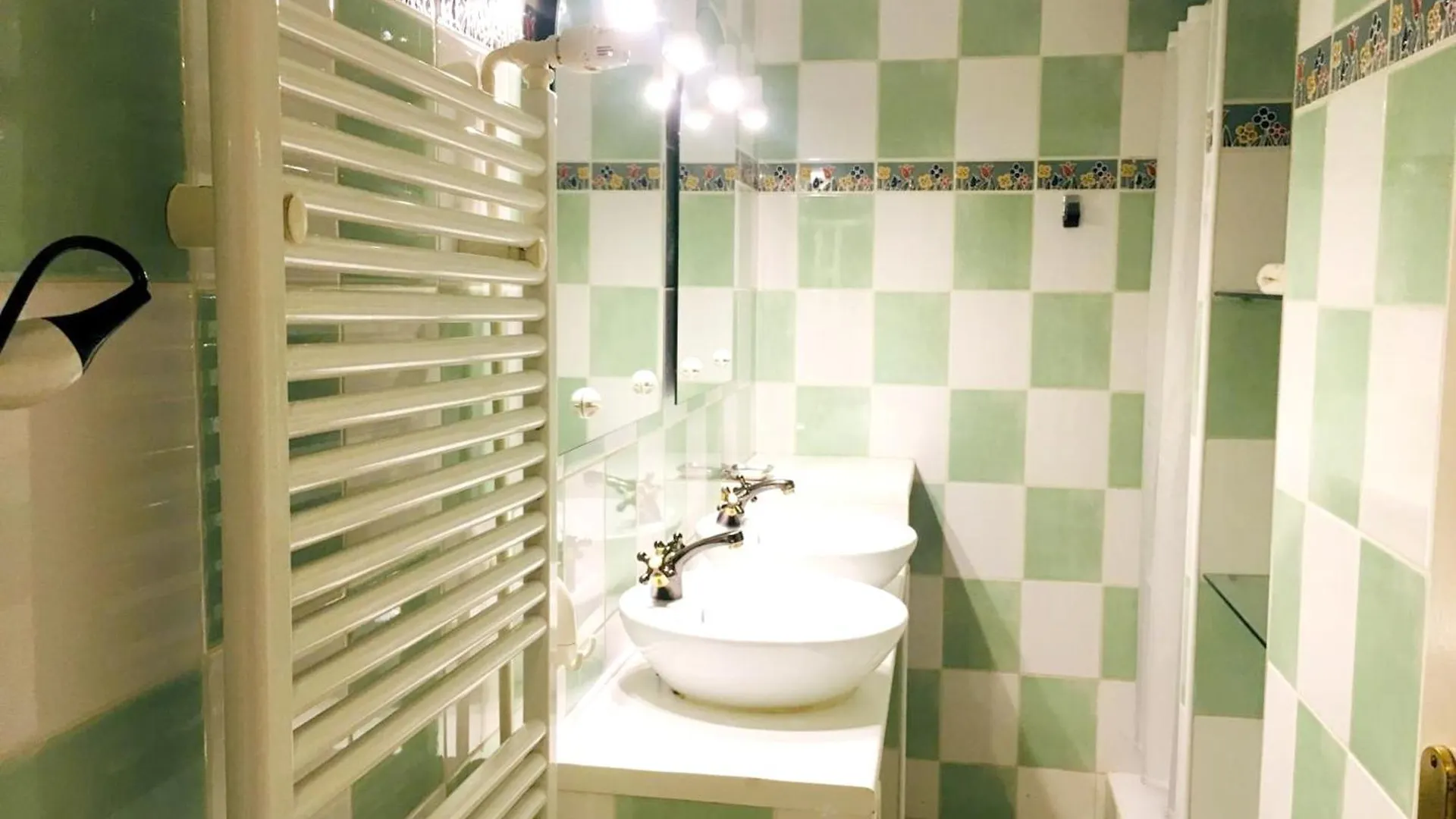 Maison Charmante A Saint-Gery Avec Piscine Partagee Holiday home