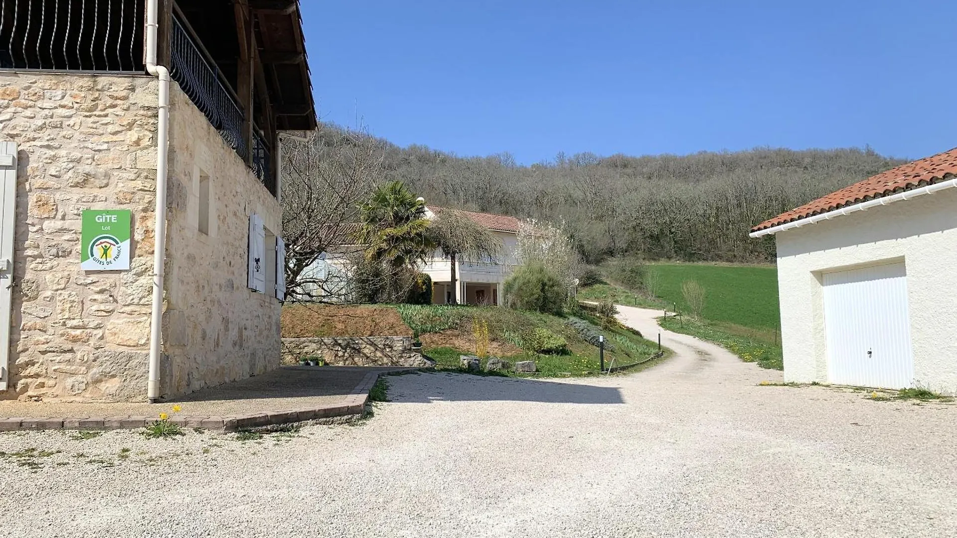 Holiday home Maison Charmante A Saint-Gery Avec Piscine Partagee